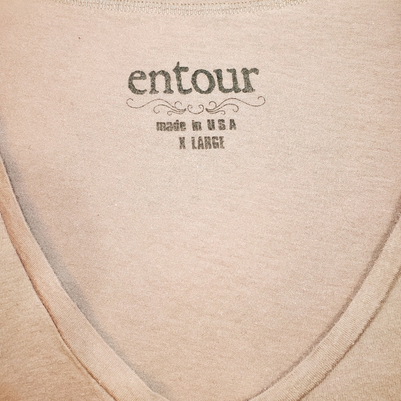 Hot Topic Entour Size XL Mauve Deep V Neck Black Cat Short Sleeve Graphic Tee - Picture 12 of 15